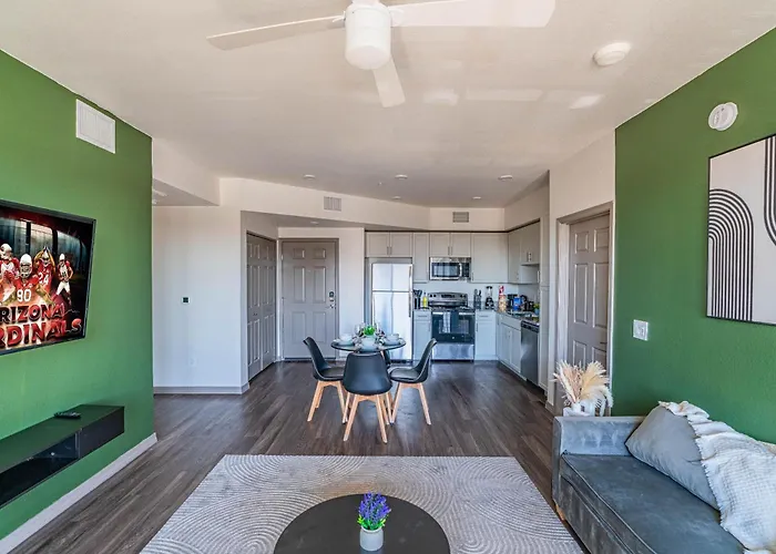 Apartment Stadium-side Escape With Pool Gym Balcony Parking