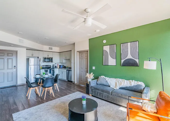 Stadium-side Escape With Pool Gym Balcony Parking Apartment *